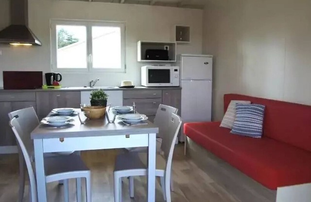 VVF Vienne Poitou * - 3 Room Chalet 4 People 1 baby