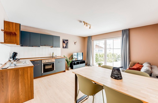 VYLD: Deer pasture with terrace