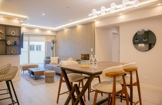 w* | Bright 3BR w/Balcony in Vibrant Miraflores