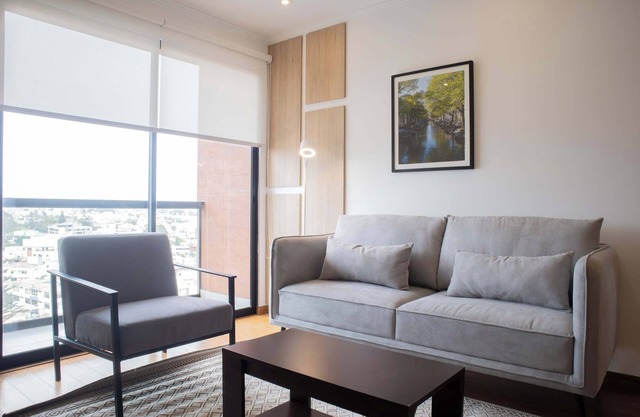 w* | Inviting 2BR w/Balcony in Miraflores