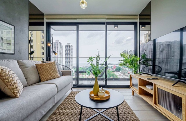 w* | Minimalist 1BR w/Balcony in San Francisco