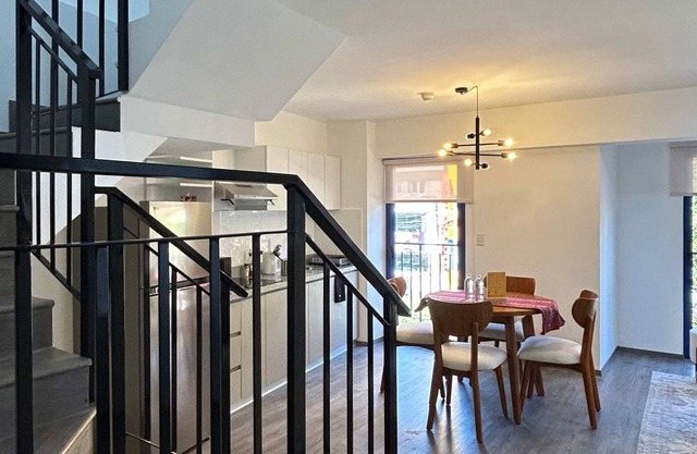 w Trendy 2BR Duplex Retreat in Cusco