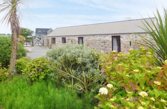 WAGTAIL BARN, pet friendly in Tacumshane, County Wexford