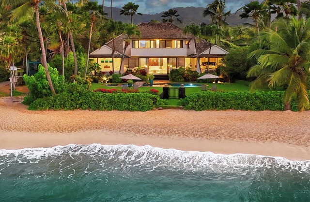 Waiohai Beach House: Poipu Beachfront Estate