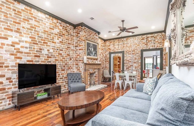 Waldburg Terrace | Pet Friendly, Historic Savannah!