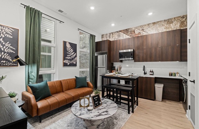 Walk to Everything in Old City- ADA compliant unit! Old City Philadelphia