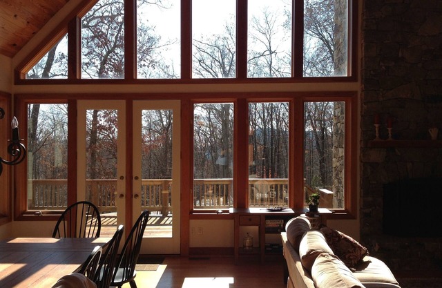 Walk to slopes and Mountain Inn/First Floor Master and Queen Bedrooms