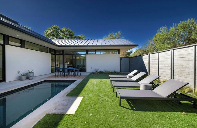 Walk to SOCO + Private Pool - Ember A!