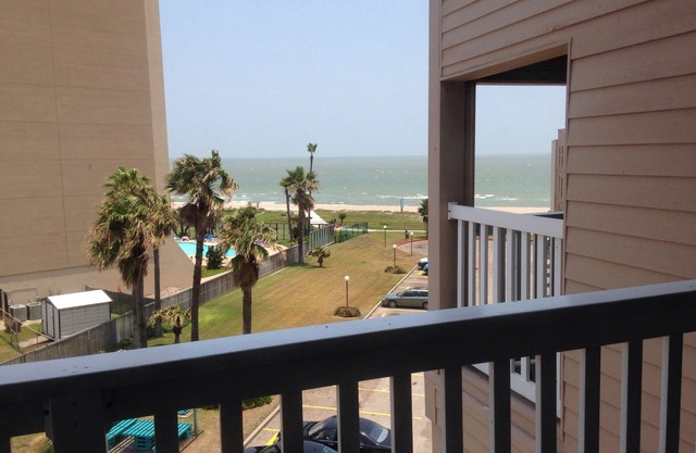 Walk to the beach from this cozy family friendly condo @ TJ's Condo Rentals,