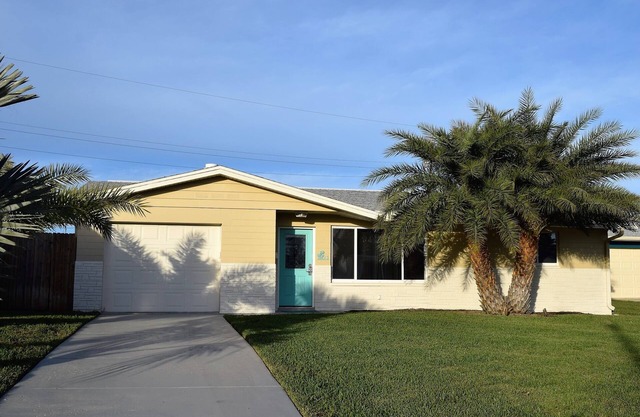 Walk to the Beach/River, Bikes, Paddleboard, Long Driveway - Great for Trailers