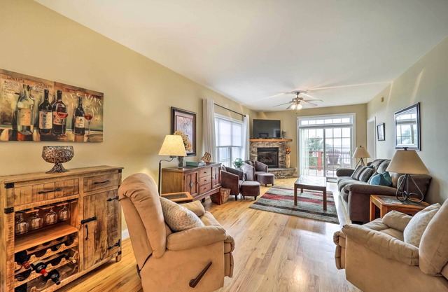Walkable Condo w/Scenic View in Beech Mountain!