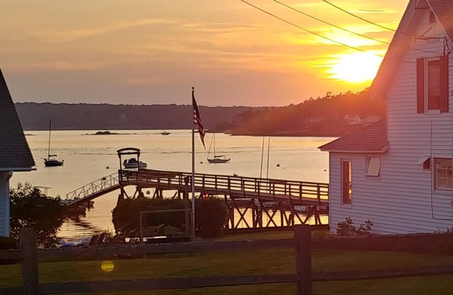 Walking Distance to 2 Beaches, Sleeps 12