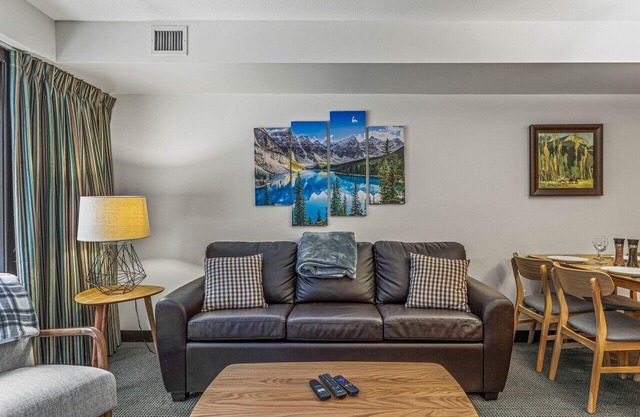 Walkout to Hot tub | BBQ | Clean & Cozy 1 Bed Unit