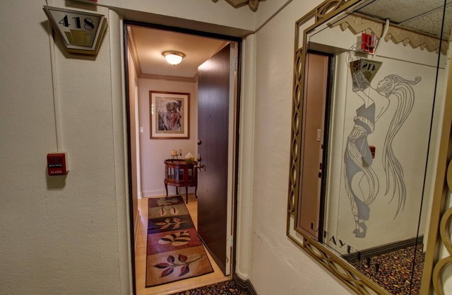 Walkscore is 98 from this 2 bed/2 bath condo in downtown Long Beach.