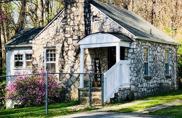 Walnut Grove Guest House; Mountain views