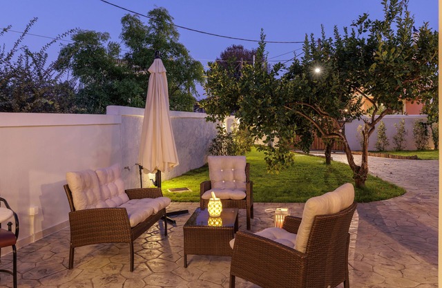 Walnut House - Peaceful Private Garden