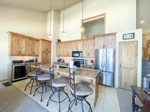 Wapiti Luxury Villa 10B I Great Views I Best Price I Free Adventures Daily