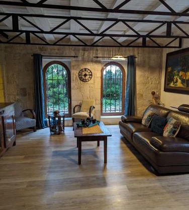 Warm 2 bedroom stone house with garden - Dodo et Tartine
