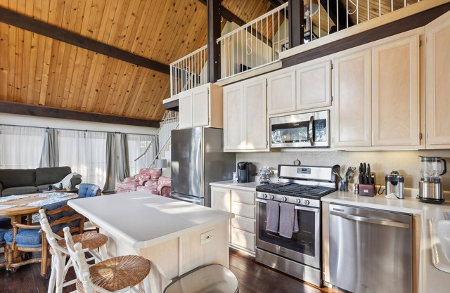 Warm And Cozy Mountain And Lake View Haven 2 Bedroom Cottage by RedAwning
