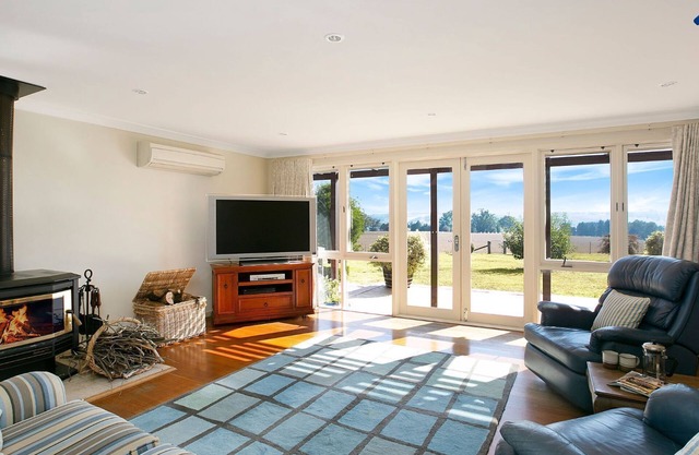 Warrington Park - country charm and spacious living