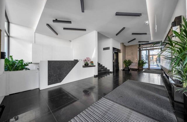 Warsaw Leszno Apartment with Parking - by Rentujemy