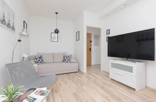 Warsaw Studio Kabaty - Home Office - Metro 300m