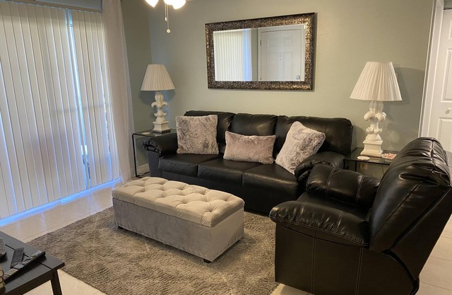 Water Front - 1 bedroom with a den and 1 bathroom