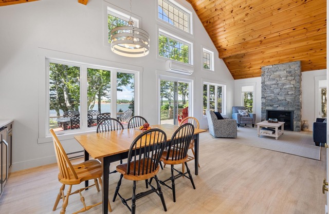 Water Front Cottage in Stanley Bridge- Just Minutes To Cavendish Beach