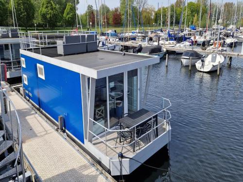 Water Lodge in Naarden with Marina Views