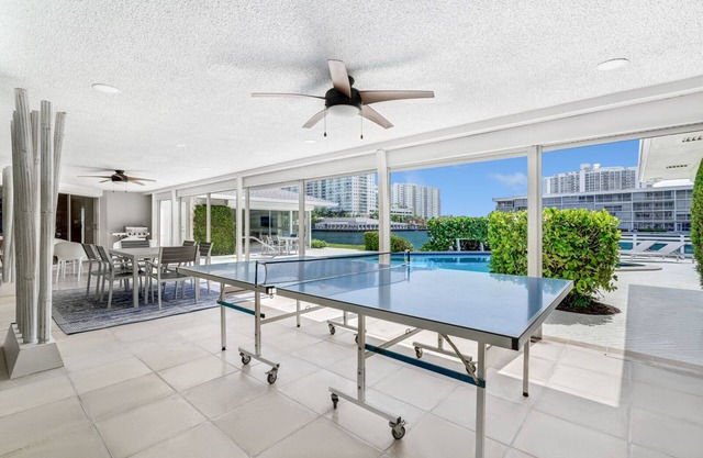 Water view villa! Fabulous intracoastal view, 5 mins to the beach