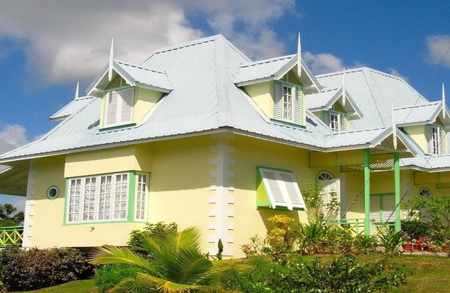 Waterfall Villa - Pristine Condition With Splash Pool Near 4 White Sand Beaches