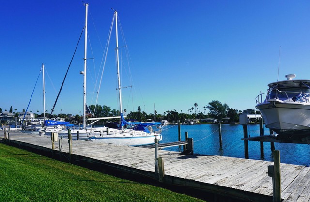 Waterfront 2 Bed, 2 Bath Condo in Pass-a-Grille Pool~Boat Dock Option