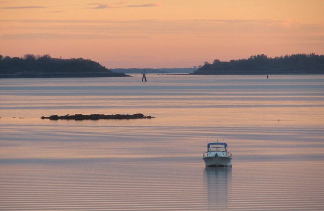 Waterfront. Boston & island views. Kayaks onsite. Fall dates available!