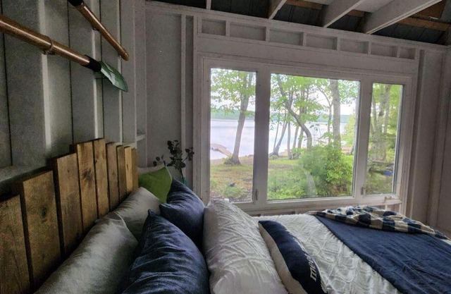 Waterfront Cozy Cottage