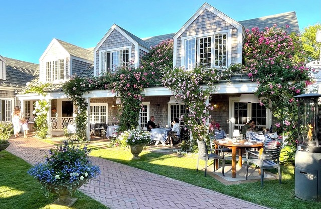 Waterfront Cottage in Sconset with Stunning Sunrise Views