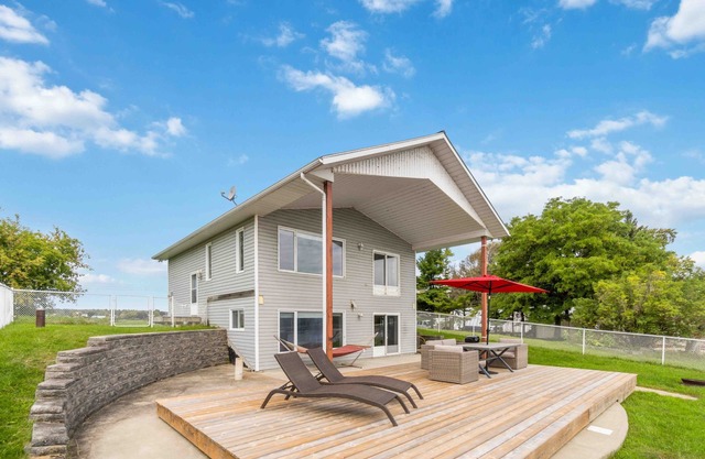 Waterfront Cottage with Private Dock | Tuttle Point House on St. Lawrence River