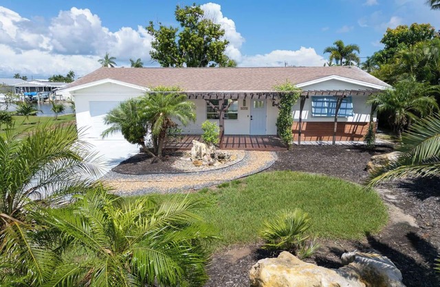 Waterfront getaway direct Gulf access, open living area two bed and two baths