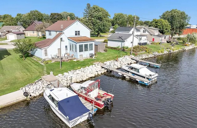 Waterfront Getaway with Boat Slip/Dock and Spectacular Sunsets on Ahnapee River
