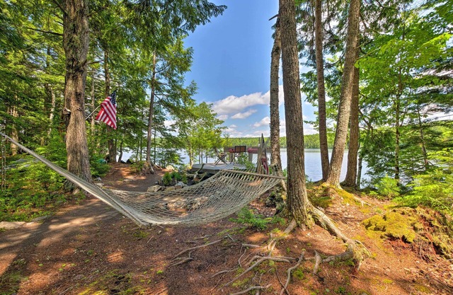 Waterfront Great Pond Cottage w/Hot Tub & Deck!