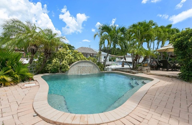 Waterfront HEATED Pool HOT TUB Home by the Sea