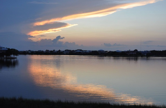 WATERFRONT Home - Dolphins, Sunsets, Fishing, Kayaks, Canoe, Wildlife
