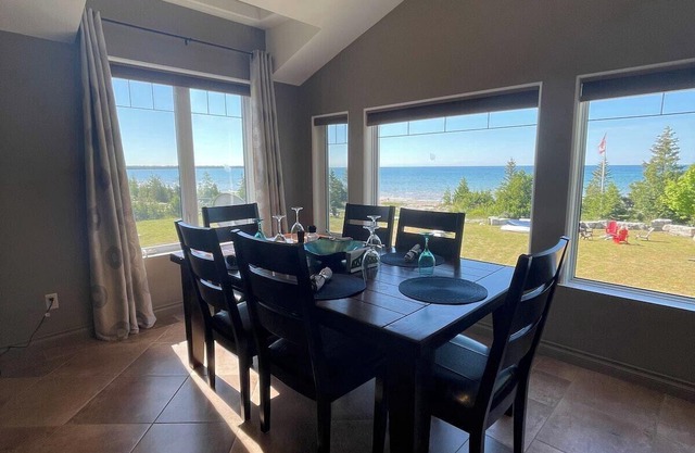 Waterfront Home on South Shore of Lake Huron Manitoulin Island - With Sauna