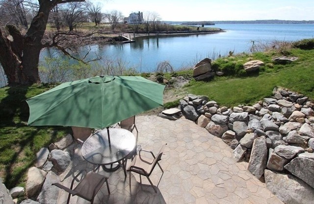Waterfront Home on the Sakonnet - Convenient to Newport