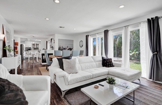 Waterfront Home Heated Pool BBQ Parking!