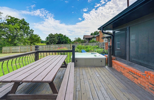 Waterfront Kansas Home w/Private Fire Pit!