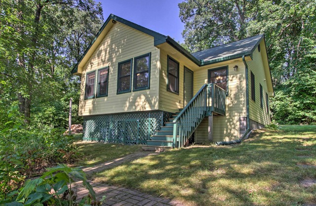 Waterfront Leech Lake Cabin w/Dock, Fire Pit