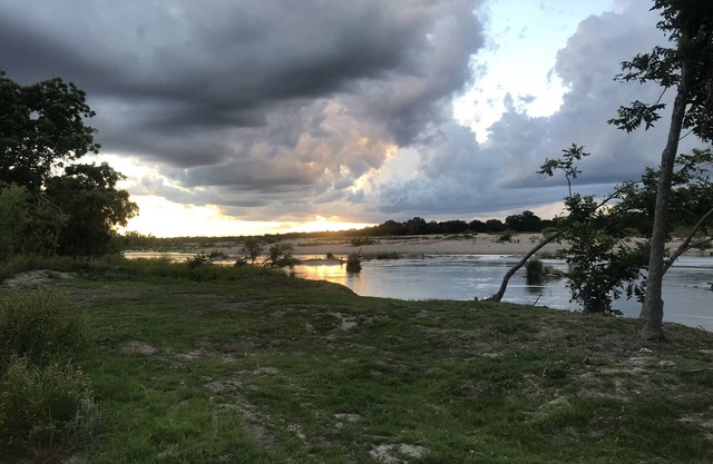 Waterfront Llano River Cabin w/Huge Deck
