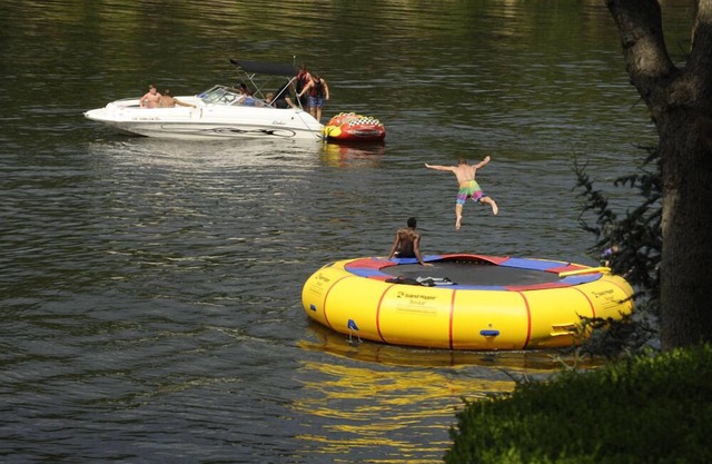 Waterfront Lodging on Dream Catcher point/Discount for the season.