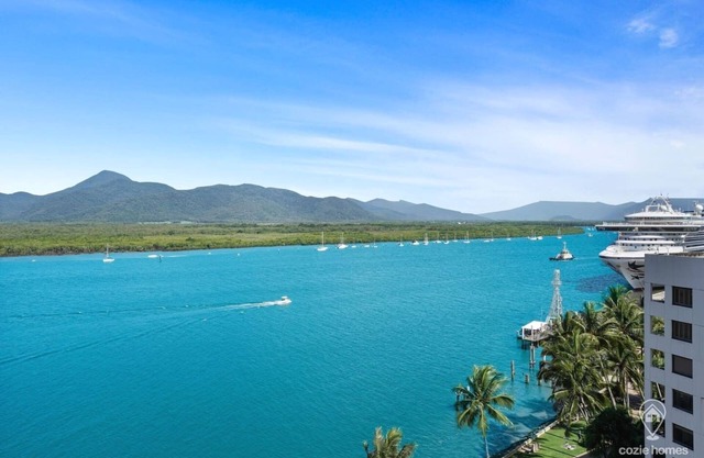 Waterfront Luxury at Harbour Lights: Stunning Marina Views & Prime Cairns Location