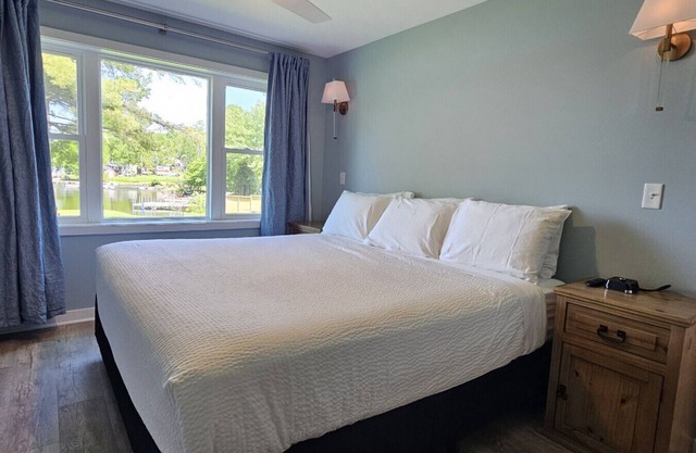 Waterfront Motel - Mountain View- ATV Access